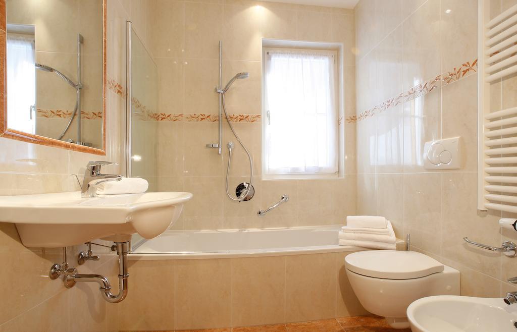 Apartments Antines เซลวาดีวัลการ์เดนา ห้อง รูปภาพ